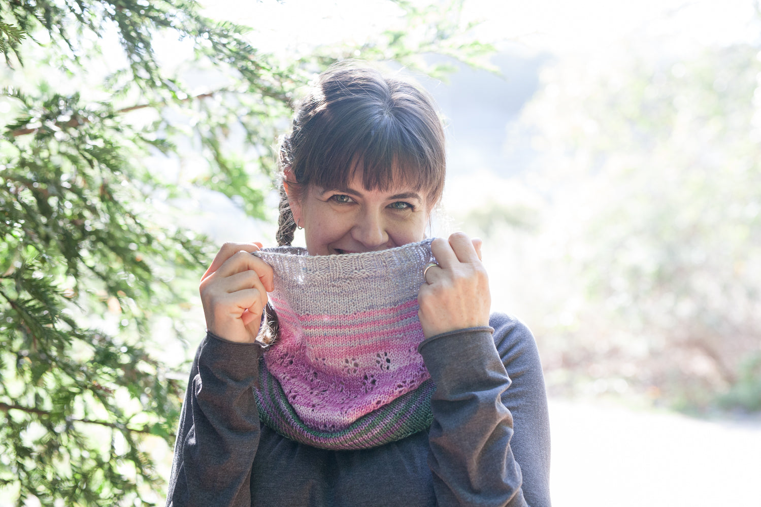 Christmastide cowl pattern